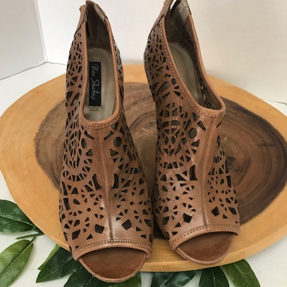 Mea Shadow Laser Cut Peep Toe Heeled Booties - Picture 4 of 9